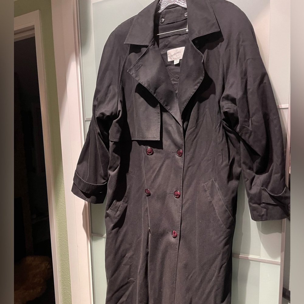 Chic Black Double-Breasted Trench Coat